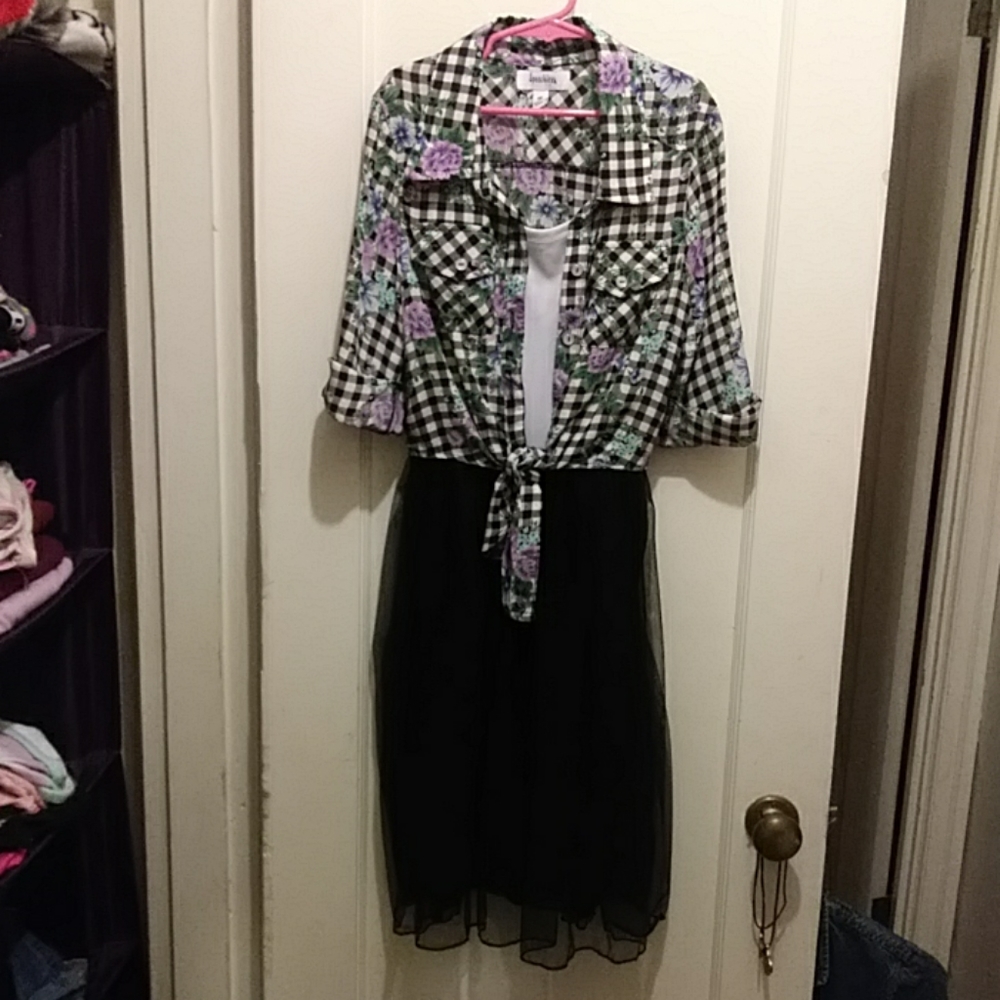 Girls dress size 16. Knee length.